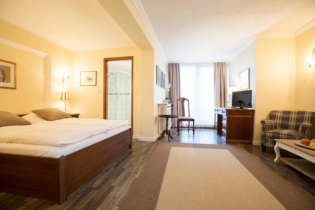 Schoekel'S Hotel Und Restaurant Elze Eksteriør bilde
